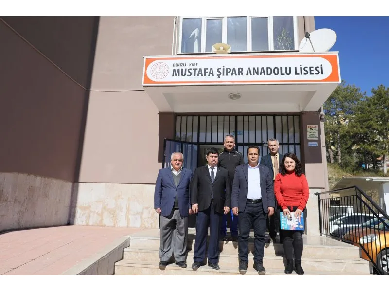 Kale Belediye Başkanı Mehmet Salih Sağınç Öğrencilere Kitap Hediye Etti