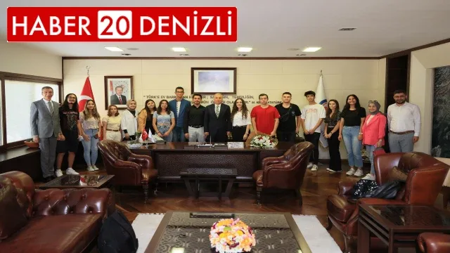 Üniversiteyi kazanan gençler, Başkan Zolan’la buluştu