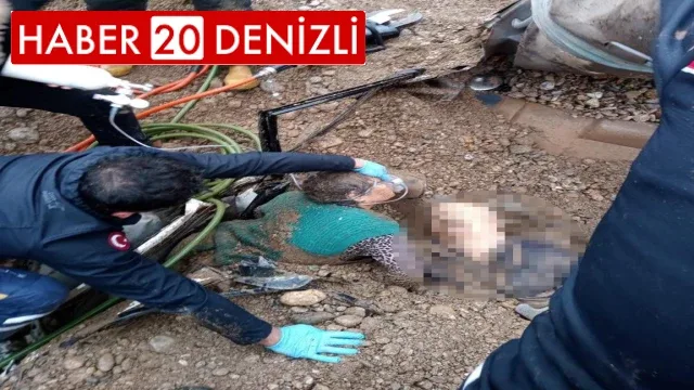 Toprak altında kalan araçta can pazarı yaşandı