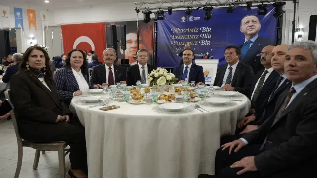 Bakan Kacır: "Türk milleti mührünü gökyüzüne vurdu"
