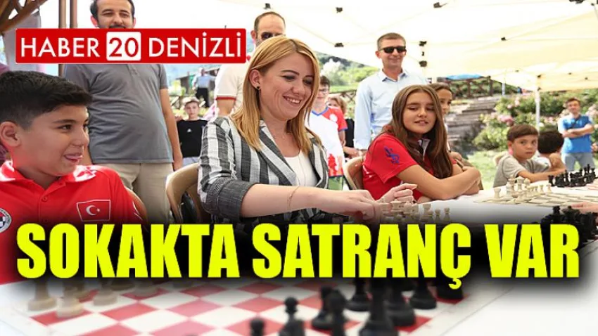Sokakta Satranç Var