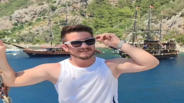 Kayganlaşan yolda kaza yapan genç sürücü hayatını kaybetti