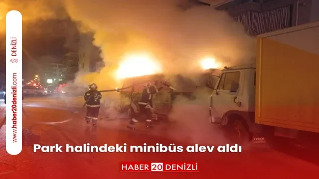 Park halindeki minibüs alev aldı