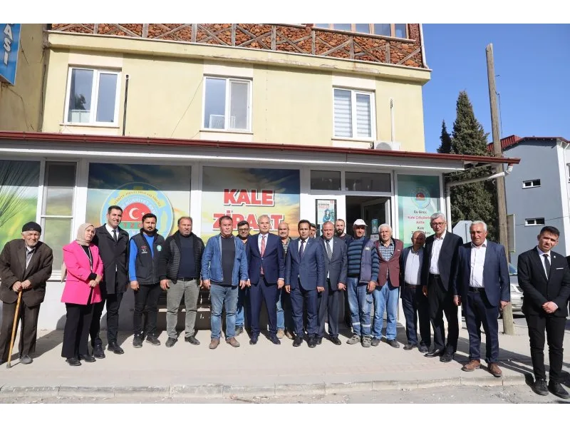 Kale Belediye Başkanı Mehmet Salih Sağınç ile Denizli Büyükşehir Belediye Başkanı Osman Zolan İlçe Jandarma Komutanlığı yeni binasını yerinde inceledi.