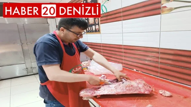 Kasaplarda kurban mesaisi