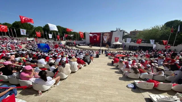 Denizli'de 23 Nisan coşkuyla kutlanıyor