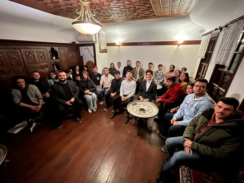 Başkan Güngör “İlk Oyum Ak Parti’ye İlk Oyum Erdoğan’a” Programı Kapsamında Gençlerle Buluştu