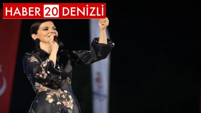 Denizli'de yaz konserleri Selcan Kökçen ile devam etti
