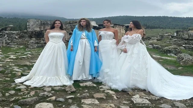 Meryem Ana Temalı Kıyafet Hierapolis ve Efes'te Sergilendi
