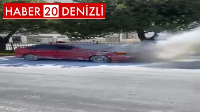 Trafikte ilerleyen otomobil alevlere teslim oldu