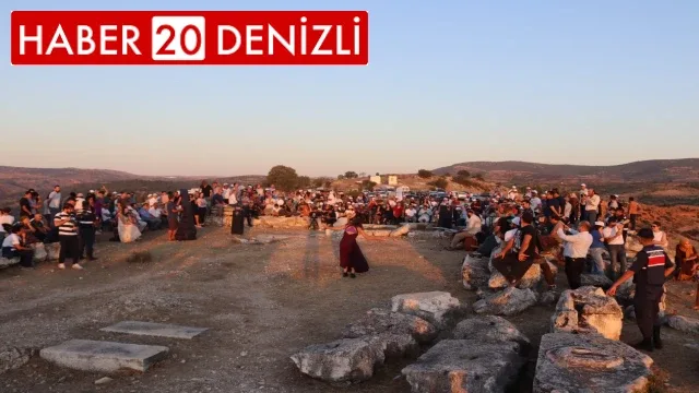 20 asırlık tapınakta gün batımı konseri düzenlendi