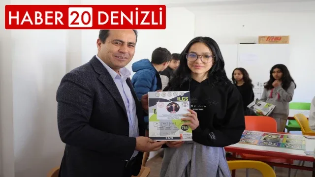 Kale Belediye Başkanı Mehmet Salih Sağınç Öğrencilere Kitap Hediye Etti