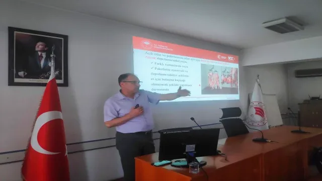 Denizli’de veteriner hekimlere yönelik eğitim düzenlendi