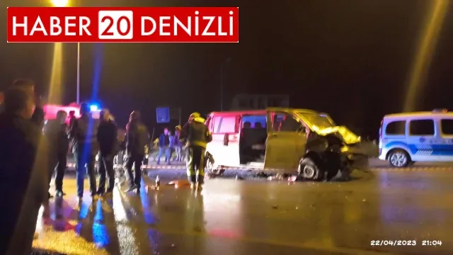 Otomobil ile minibüs çarpıştı: 3 ölü