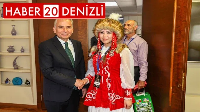 35. Uluslararası Tiyatro Festivali renkli görüntülerle başladı