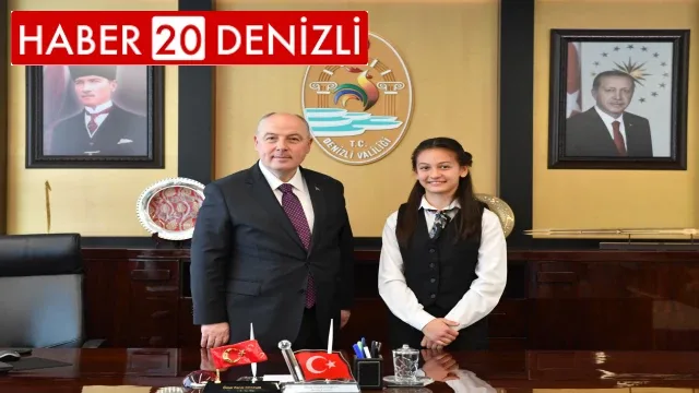 Vali Coşkun makamını 7. sınıf öğrencisi Zeynep’e devretti