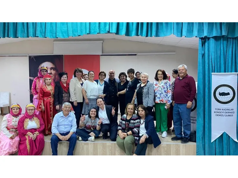 Büyük Çocuklarımız Çardak'ta İzleyiciyle Buluştu