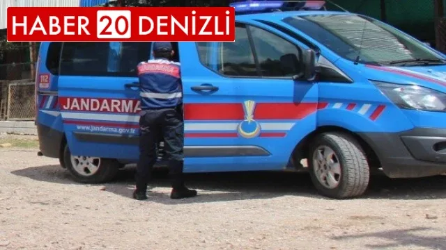 Bıçak zoruyla arabaya bindirip bayılttığı eşine dehşeti yaşattı