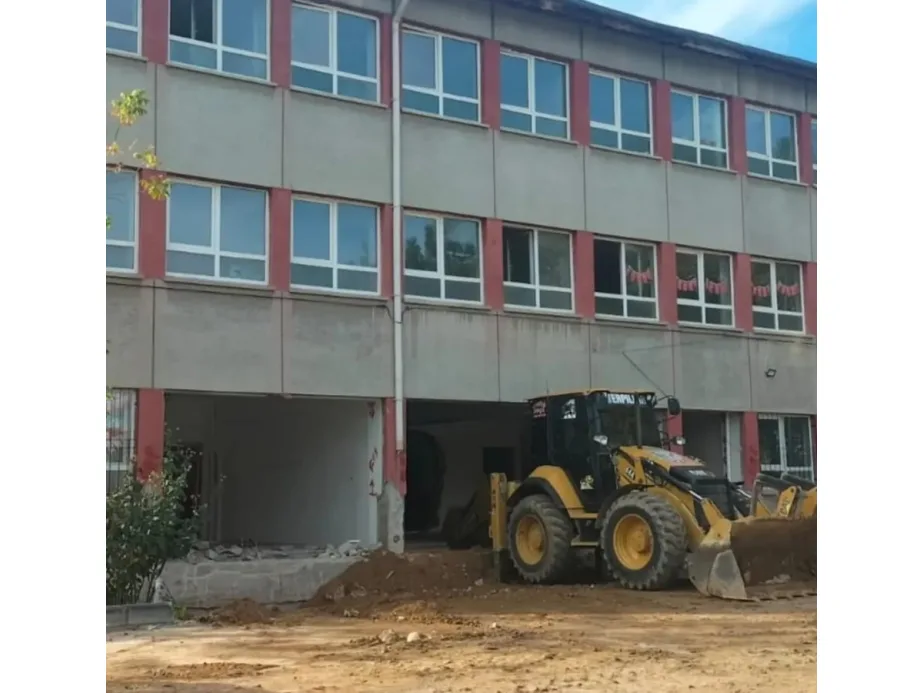 Çivril’de 44 yıllık okulda güçlendirme çalışmaları başladı