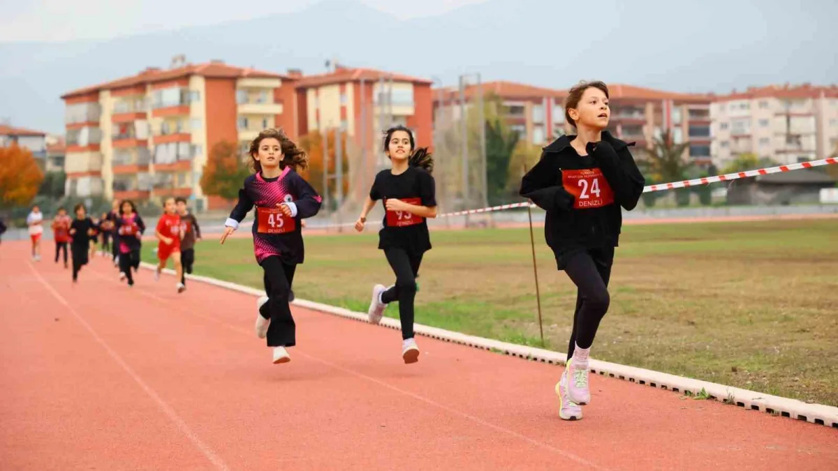 Merkezefendi’de rekor katılımlı Cumhuriyet koşusu