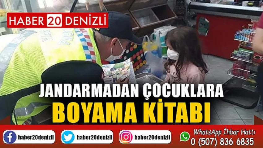 Jandarma çocuklara trafik kurallarını öğreten boyama kitabı hediye etti