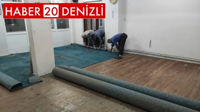 Cami sel suları altında kaldı, evlerde hasar oluştu