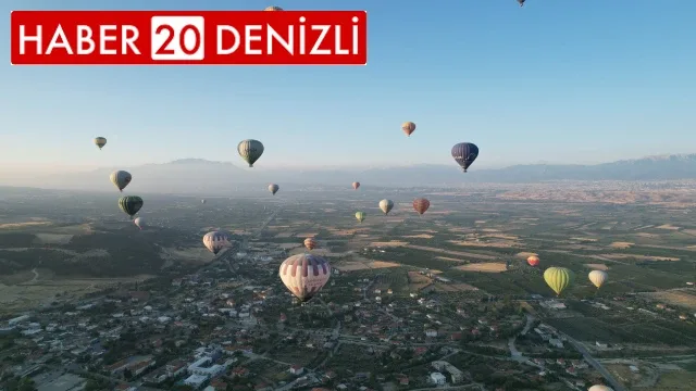 Pamukkale'de balonlar günde 300 turist ile birlikte yükseliyor