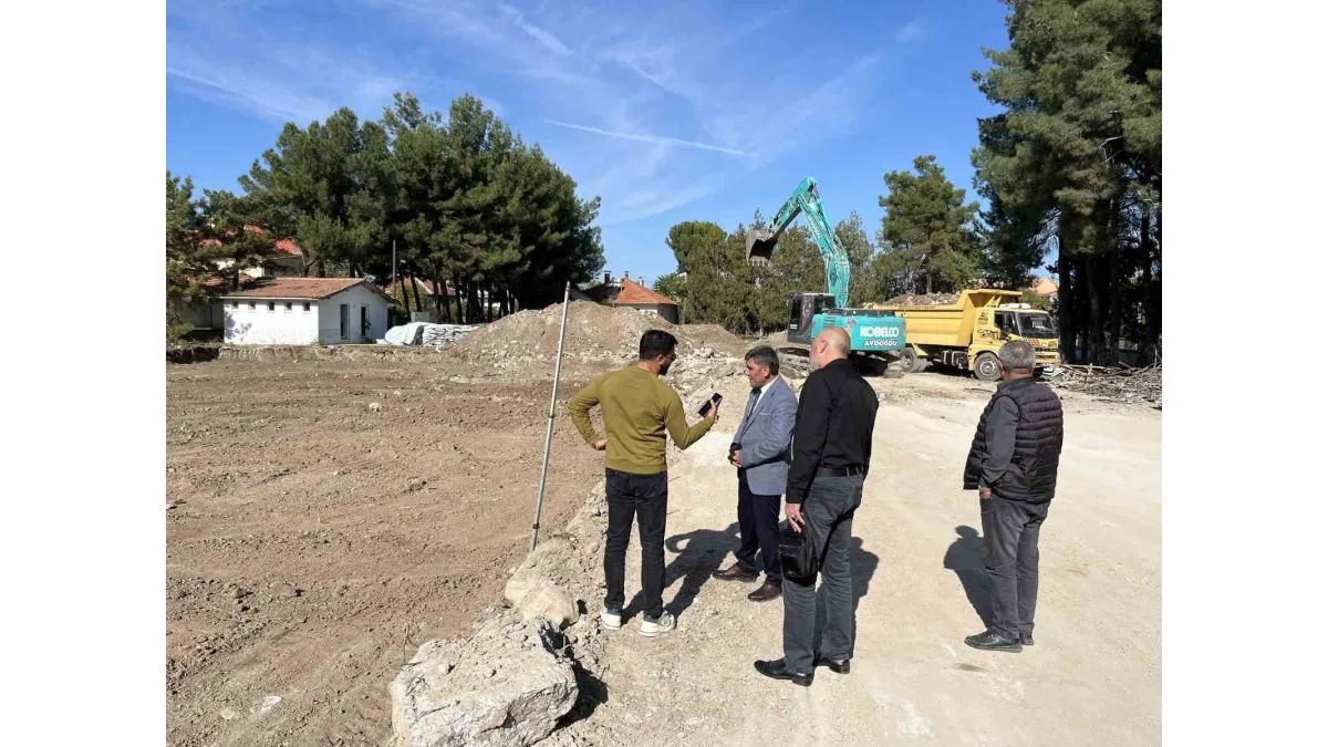 Çivril Karayahşiler Okulu yenileniyor