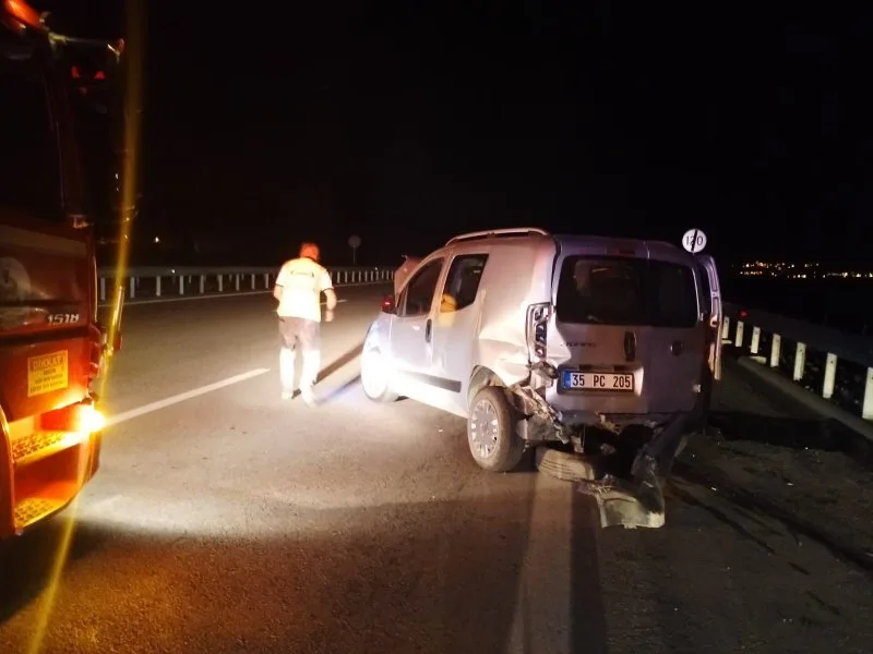 Kontrolden çıkan otomobile arkadan gelen araç çarptı; 5 yaralı