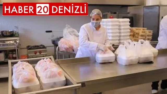 Merkezefendi'de iki öğün yemek, ihtiyaç sahiplerinin sofralarına ulaştırılıyor