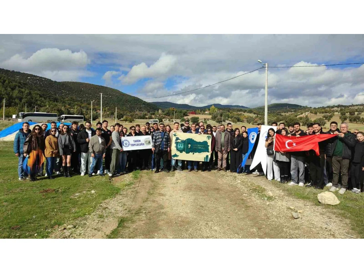 200 öğrenci 850 yıllık sırrı çözmek için savaş alanında ders işledi