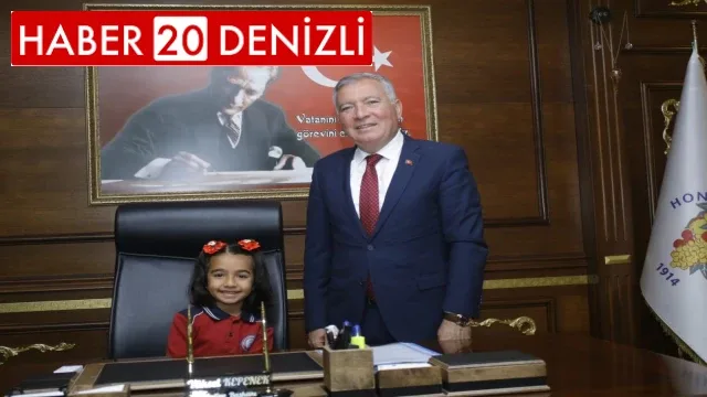 Honaz'da başkanlık koltuğuna minik Betül oturdu