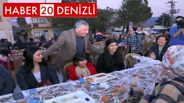 Honaz Belediyesi’nin Kocabaş’ta kurduğu ilk iftar sofrası binleri buluşturdu