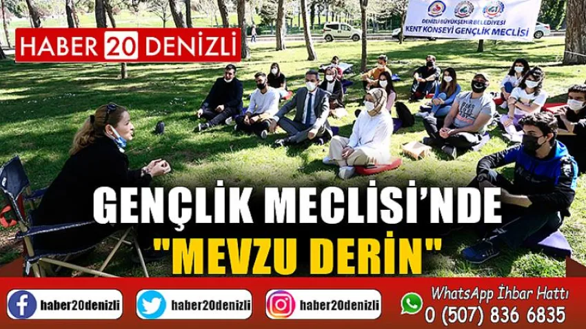 Gençler, akademisyenler ile bir araya geliyor