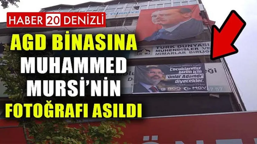 Agd Binasına Muhammed Mursi’nin Fotoğrafı Asıldı