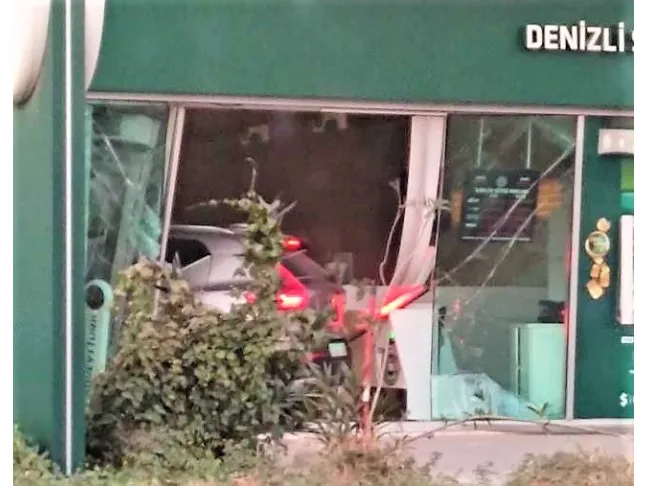 Bankaya dalan lüks araç ekipleri alarma geçirdi