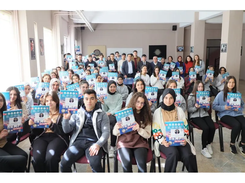 Kale Belediye Başkanı Mehmet Salih Sağınç Öğrencilere Kitap Hediye Etti