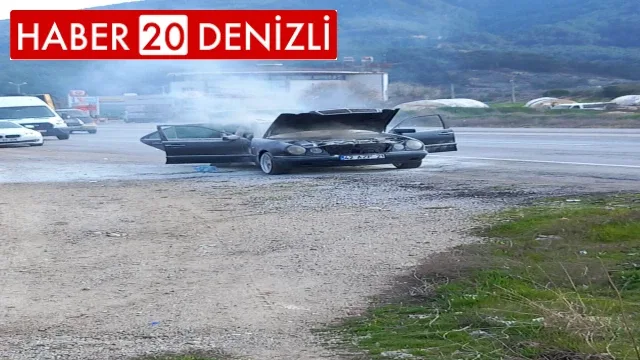Seyir halindeyken yanan otomobil kullanılamaz hale geldi