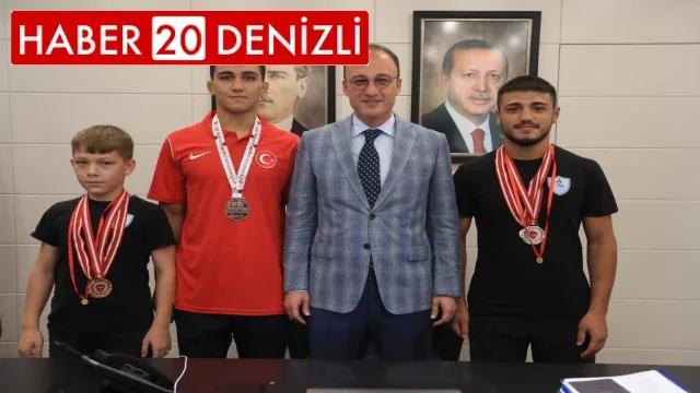 Pamukkaleli güreşçiler Başkan Örki ile buluştu