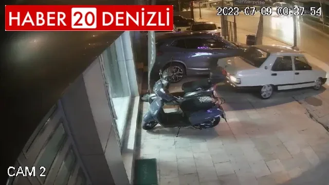 Park halindeki motosikletlere çarpıp arkasına bakmadan kaçtı