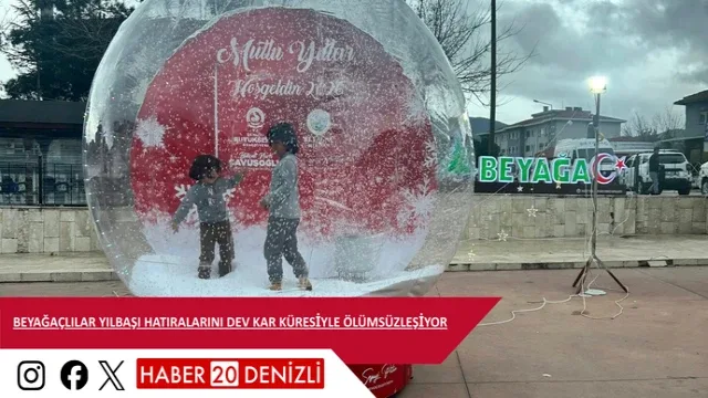 Beyağaçlılar yılbaşı hatıralarını dev kar küresiyle ölümsüzleşiyor