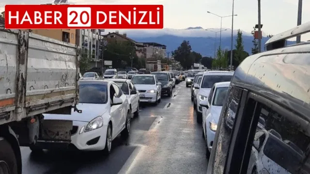 Yağış ve kazalar bayram trafiğini felç etti
