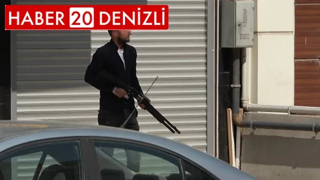 Tartıştığı kişiye sinirlenince pompalı tüfekle sokağı esir aldı