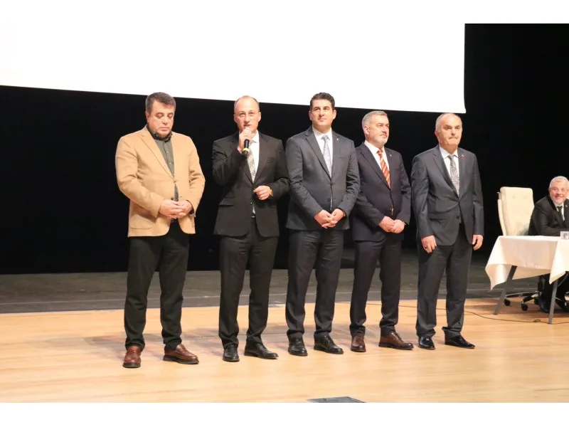 Pamukkale AK Parti’de Başkan Özpek güven tazeledi