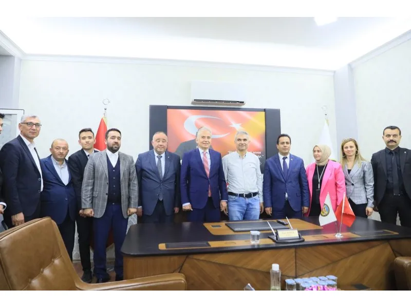 Kale Belediye Başkanı Mehmet Salih Sağınç ile Denizli Büyükşehir Belediye Başkanı Osman Zolan İlçe Jandarma Komutanlığı yeni binasını yerinde inceledi.