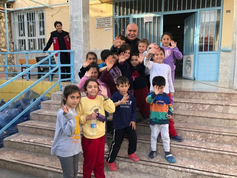 Çardak Belediye Başkanı Hüsnü YILMAZ Deprem bölgesinde yardımlarını sürdürüyor