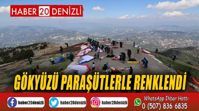 Gökyüzü Paraşütlerle Renklendi