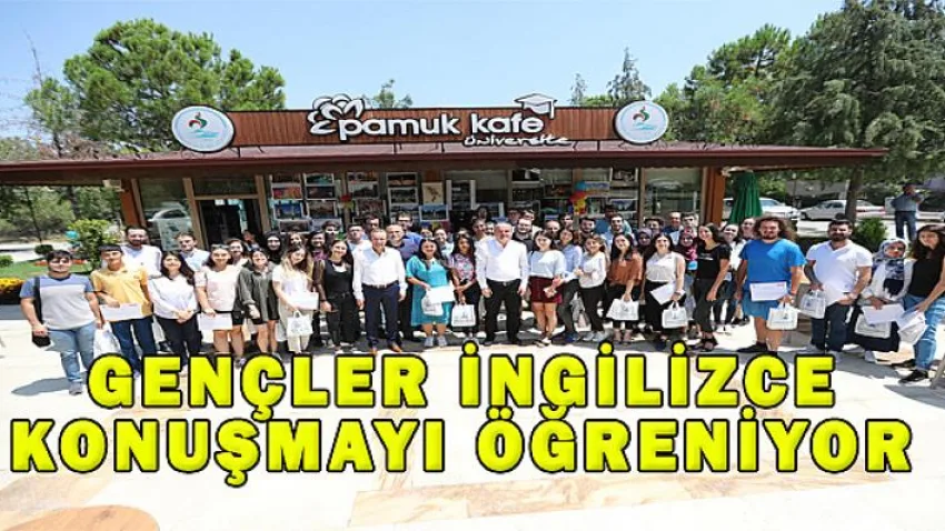 Gençler İngilizce Konuşmayı Öğreniyor