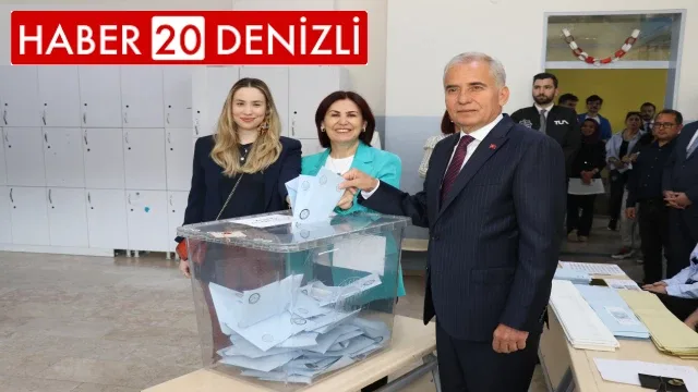 Denizli’de siyasiler oylarını kullandı