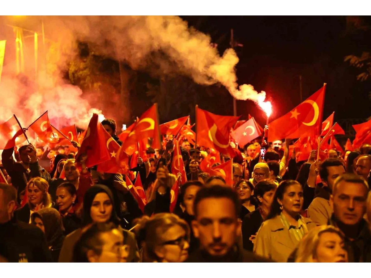 Binlerce Denizlili Cumhuriyet için yürüdü